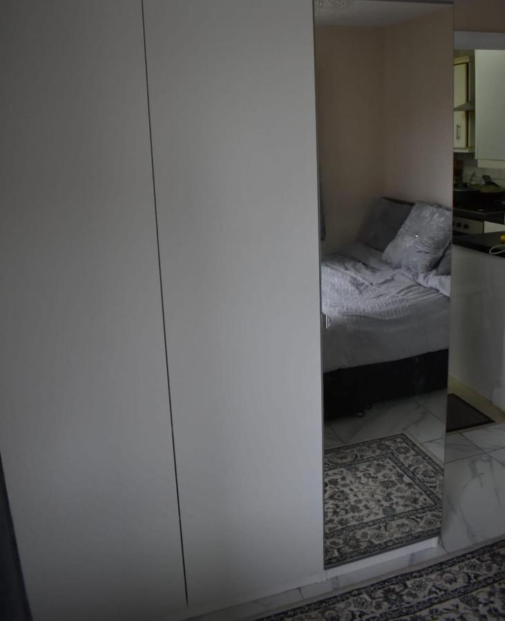Appartement Shaz,S House à Cowley  Extérieur photo